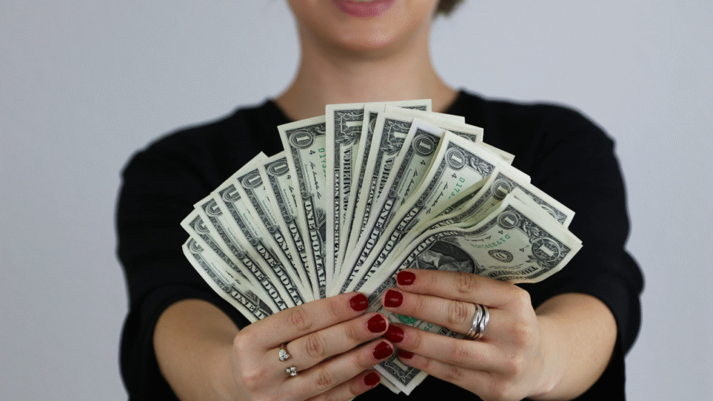 how to make money on social media
